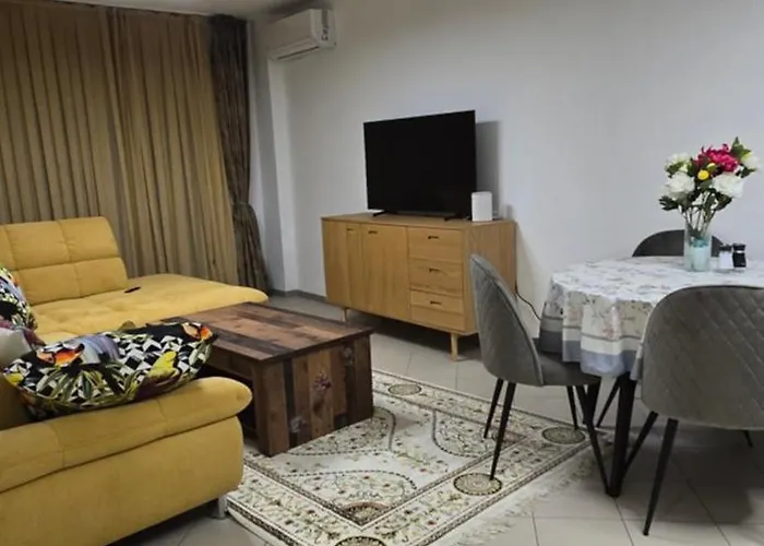 Sunny Blue Perl Apartment *